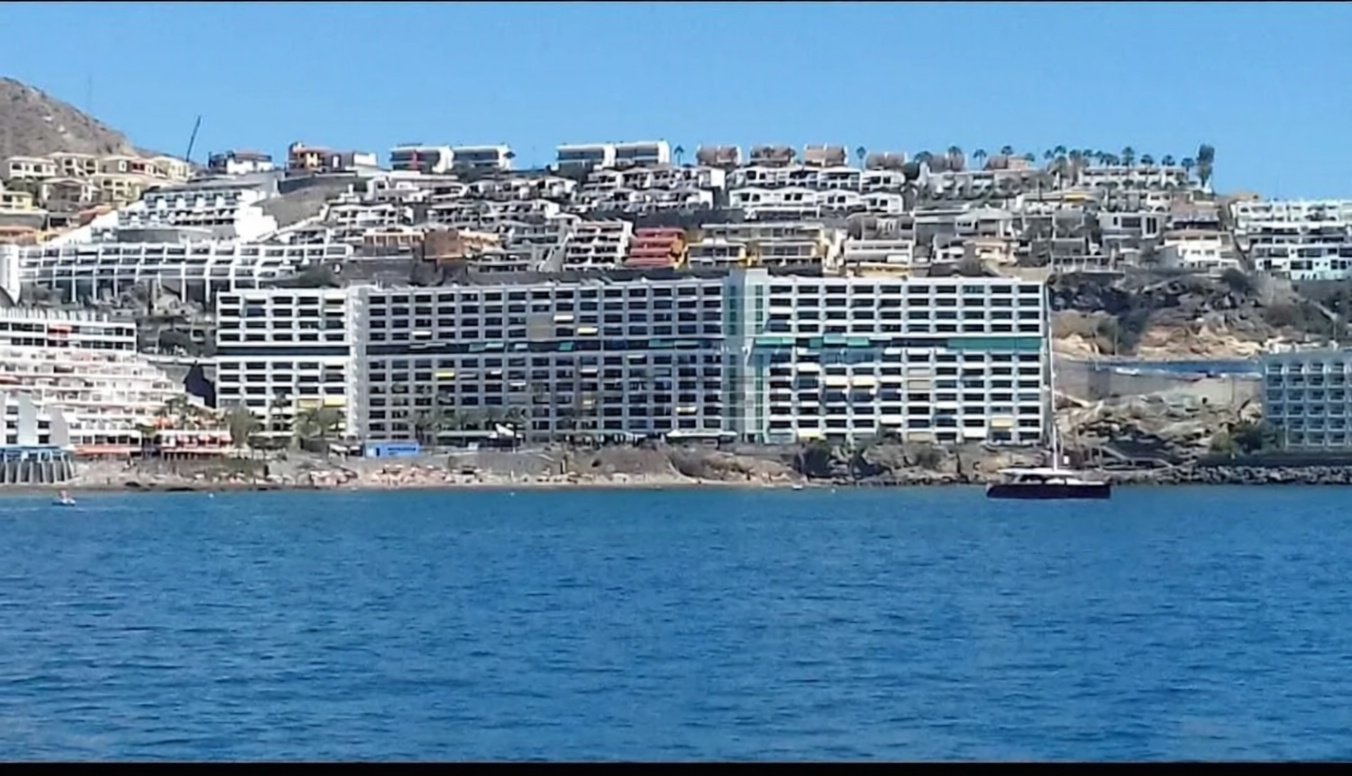 Apartamento à venda pé na areia em Mogán — Vista mar