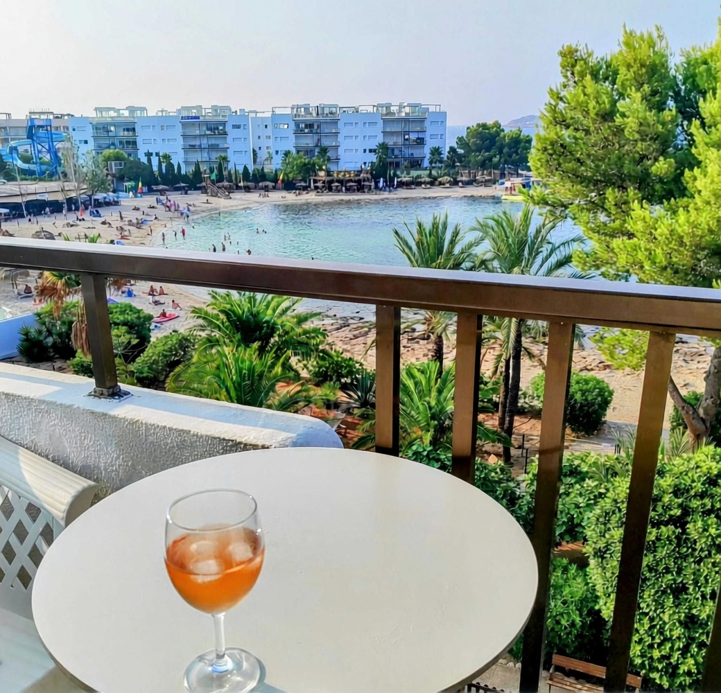 Ático en venta en primera línea de mar en Sant Josep de sa Talaia