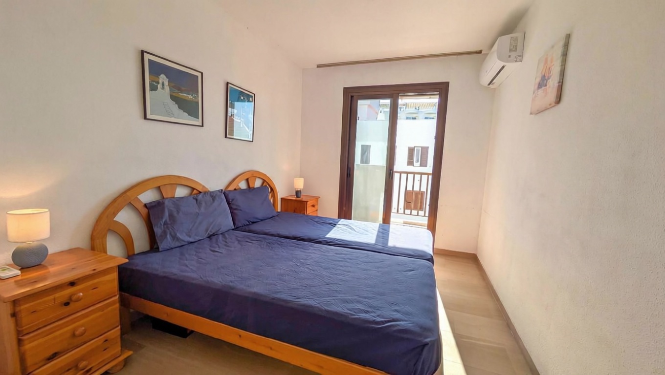 Grenier aménagé à vendre en première ligne de mer à Sant Josep de sa Talaia — Chambre