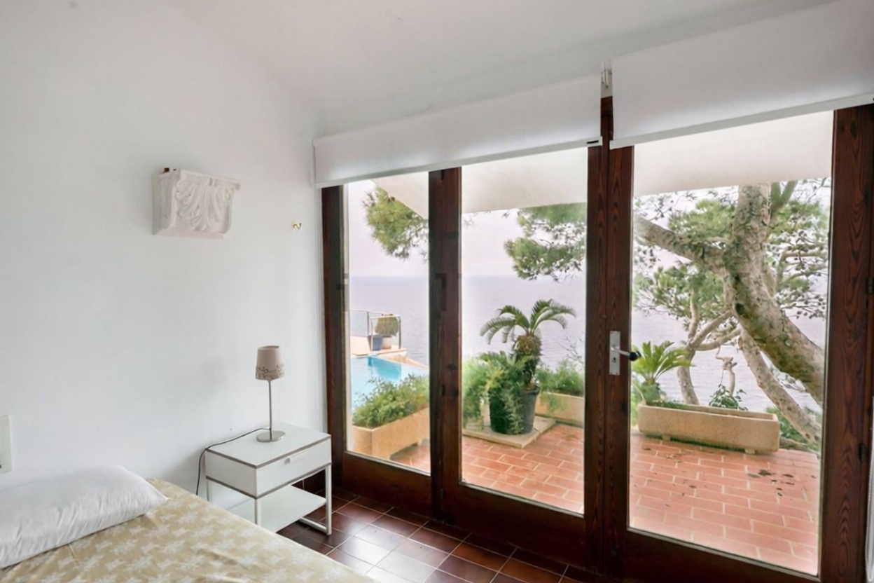 Chalet with direct beach access in Llucmajor — Bedroom