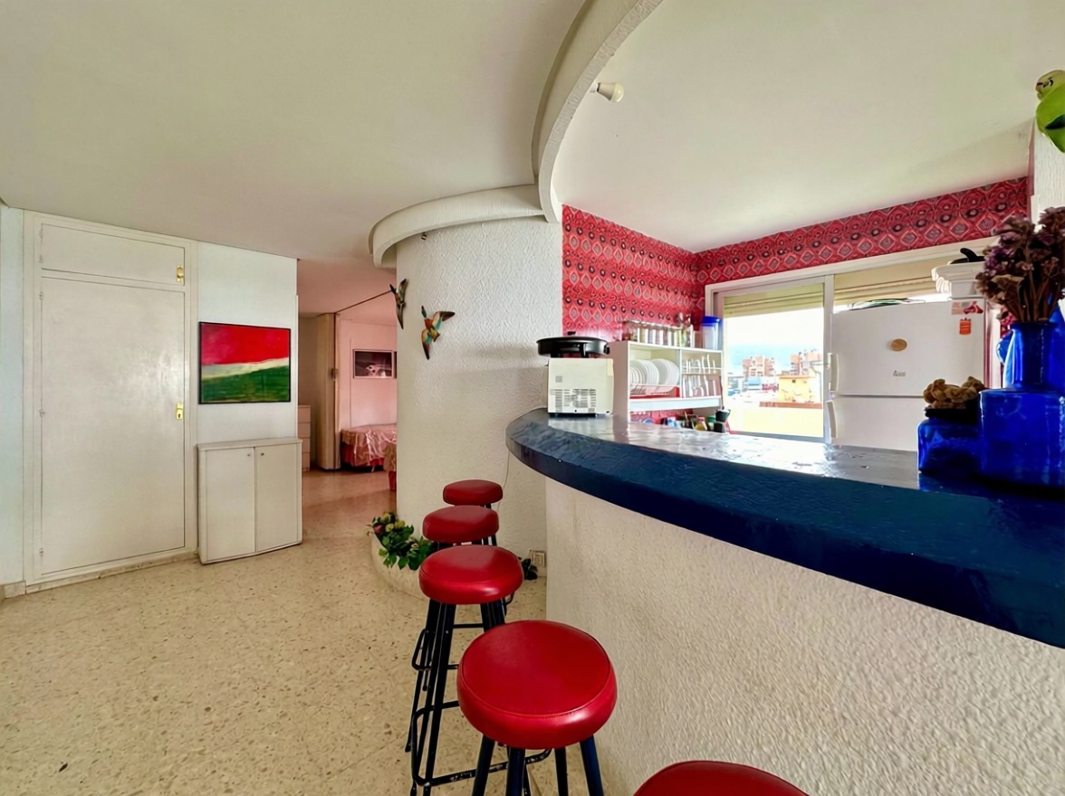 Attic for sale seafront in Fuengirola — Kitchen