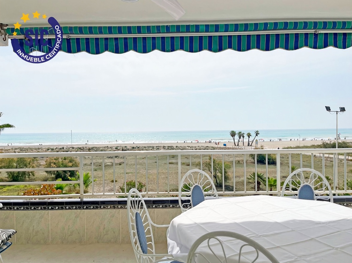 Квартира на продажу на первой линии пляжа в Canet d'En Berenguer