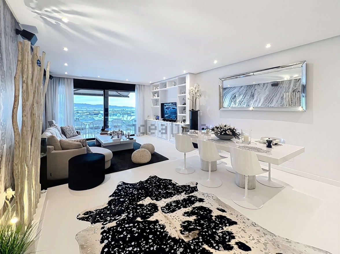 Appartement en première ligne de plage à Marbella — Séjour