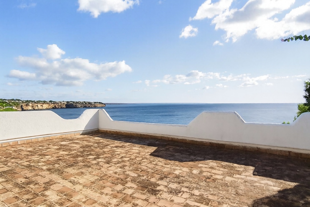 Chalet en venta con acceso directo a la playa en Llucmajor