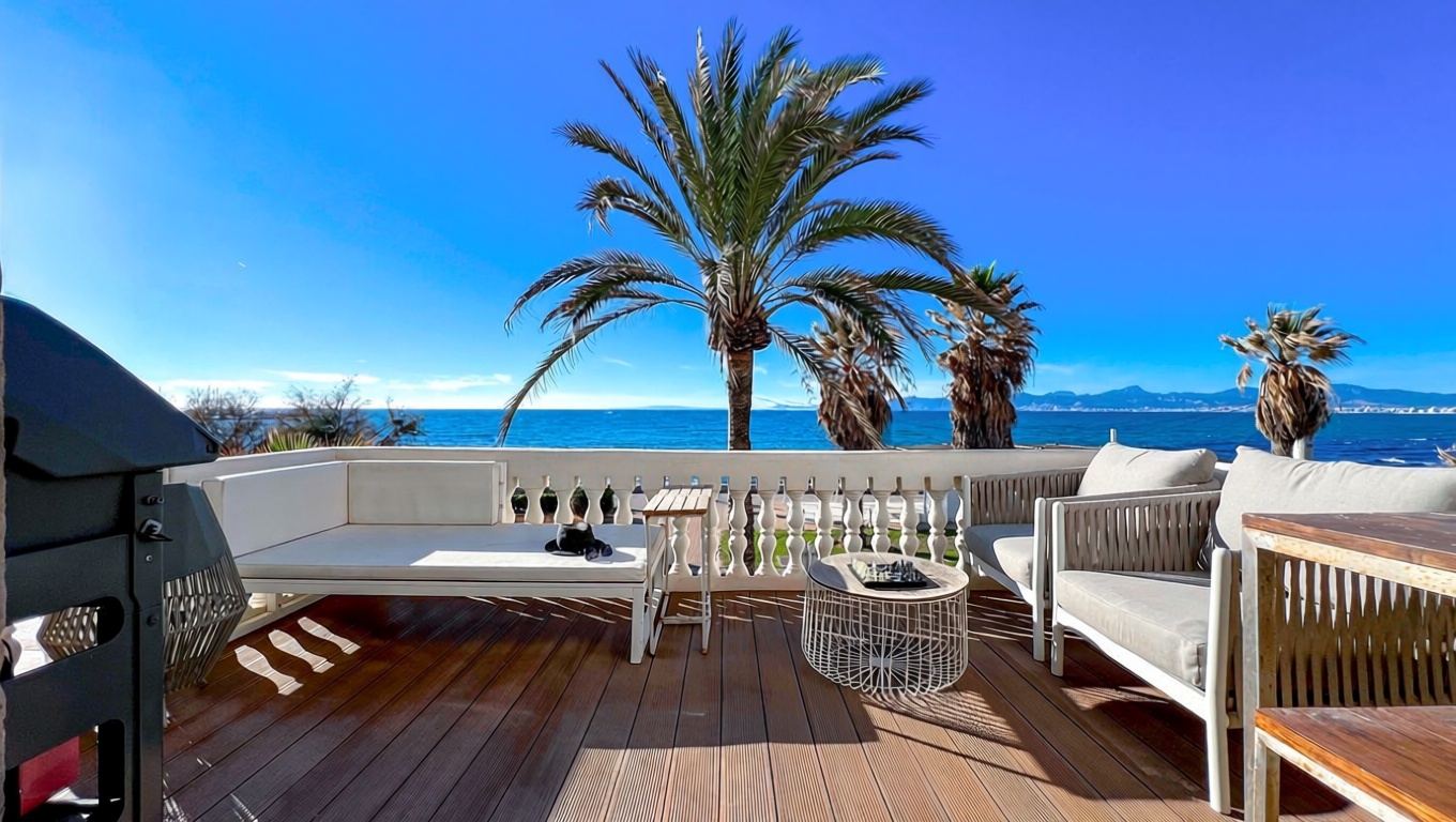 Chalé à venda com acesso direto à praia em Palma de Mallorca — Terraço mar