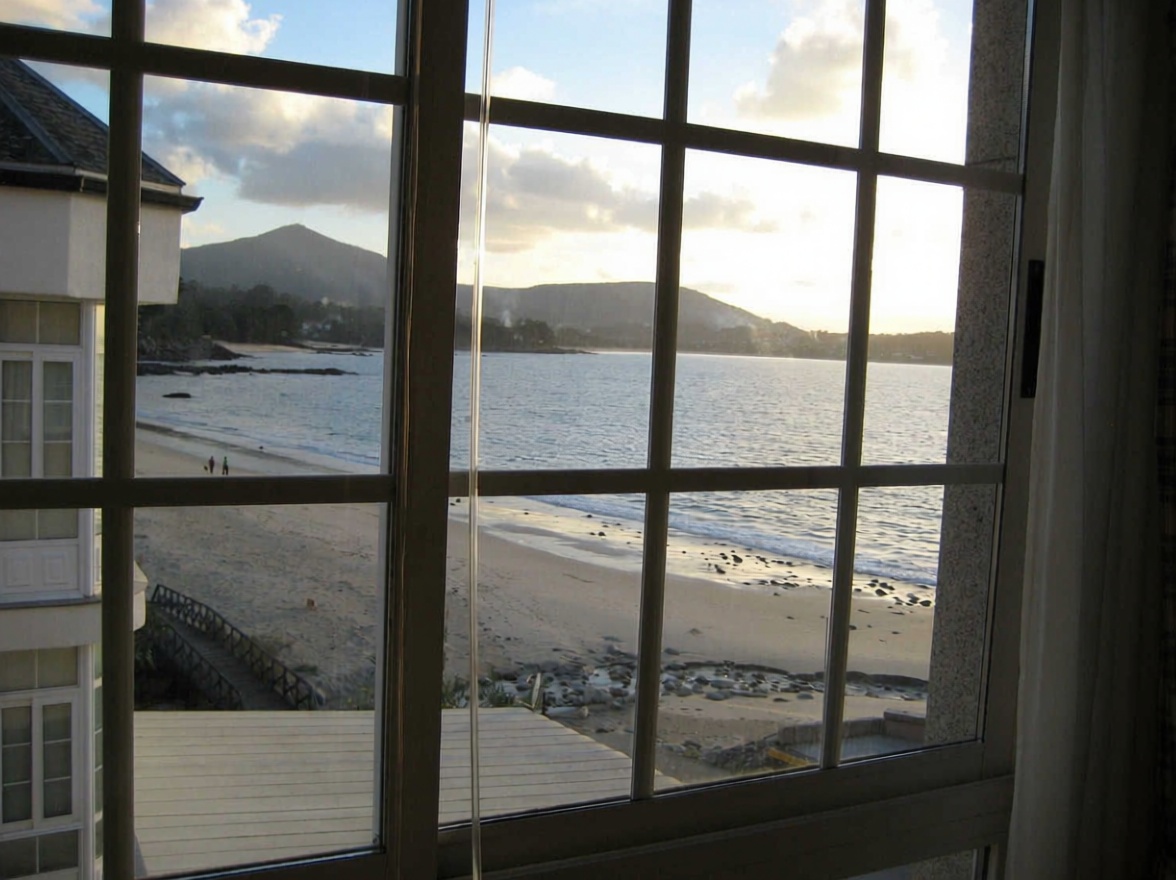 Flat for sale frontline beach in Porto do Son — Sea view