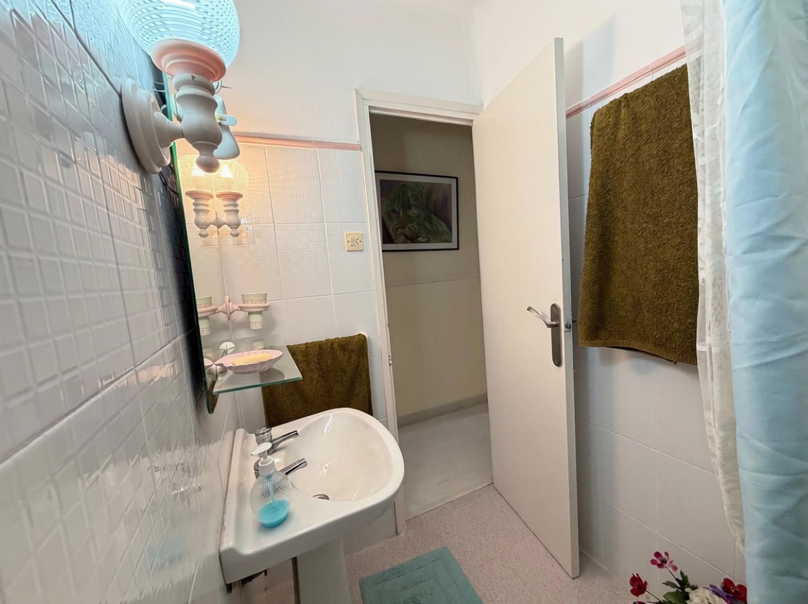 Apartamento em primeira linha de praia em Torrevieja — Casa banho