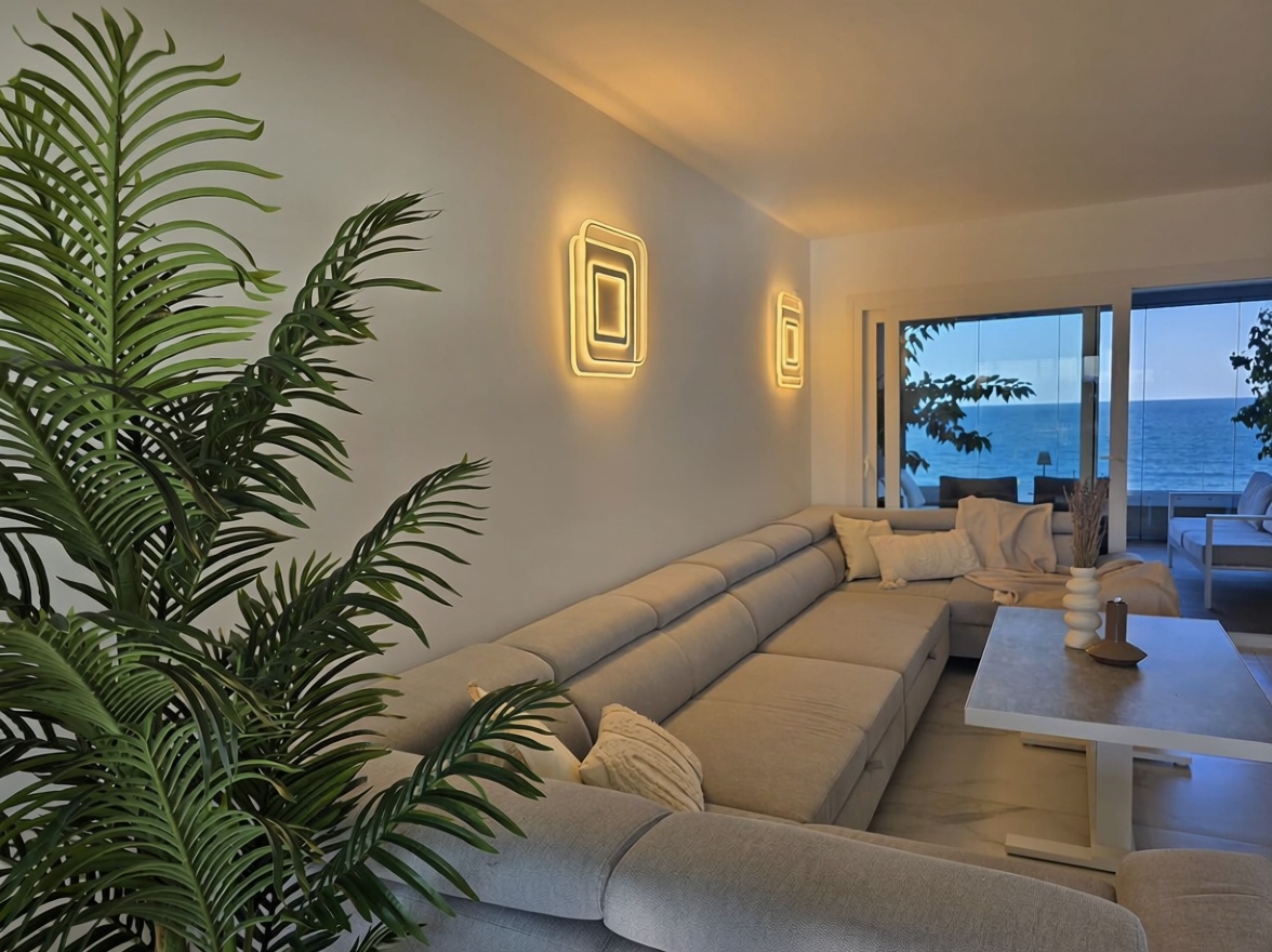 Beachfront flat in Orihuela — Living room