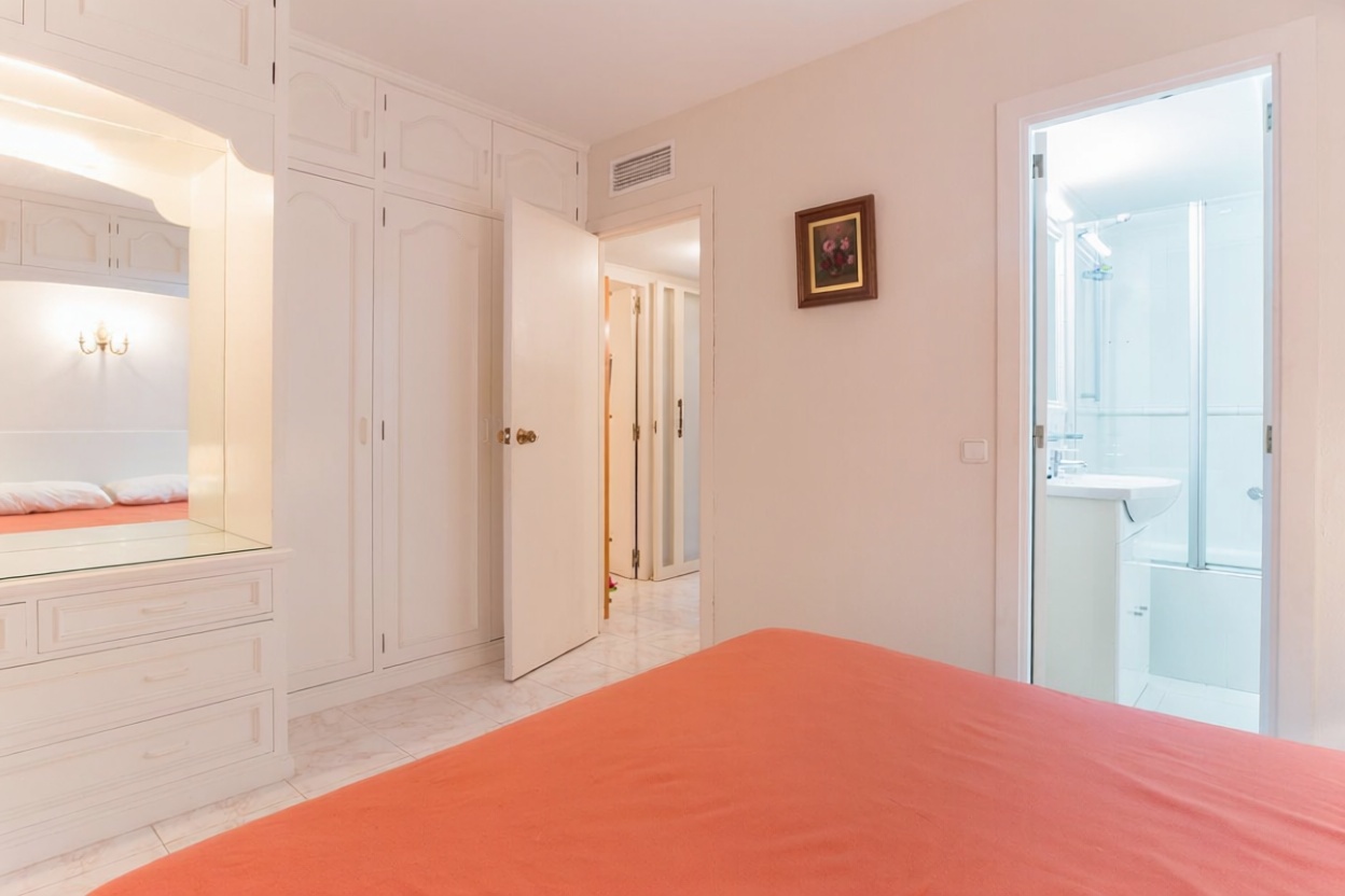 Apartamento à venda pé na areia em Calvià — Quarto