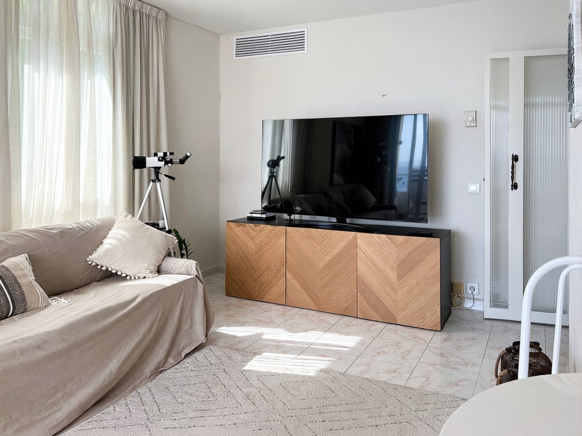 Apartamento à venda pé na areia em Calvià — Sala