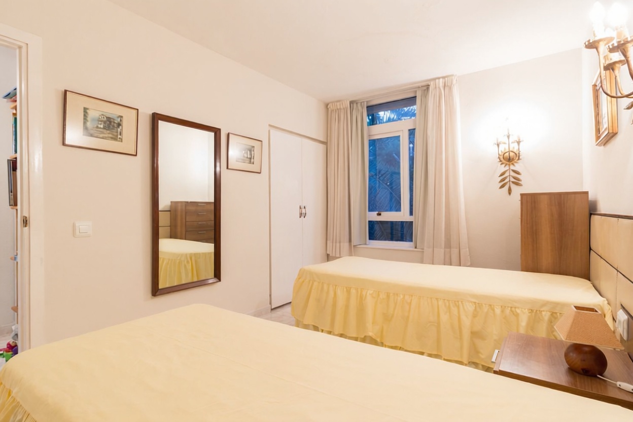 Apartamento à venda pé na areia em Calvià — Quarto