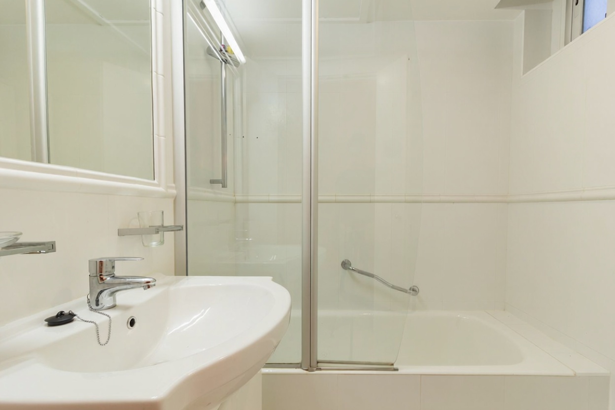 Apartamento à venda pé na areia em Calvià — Casa banho