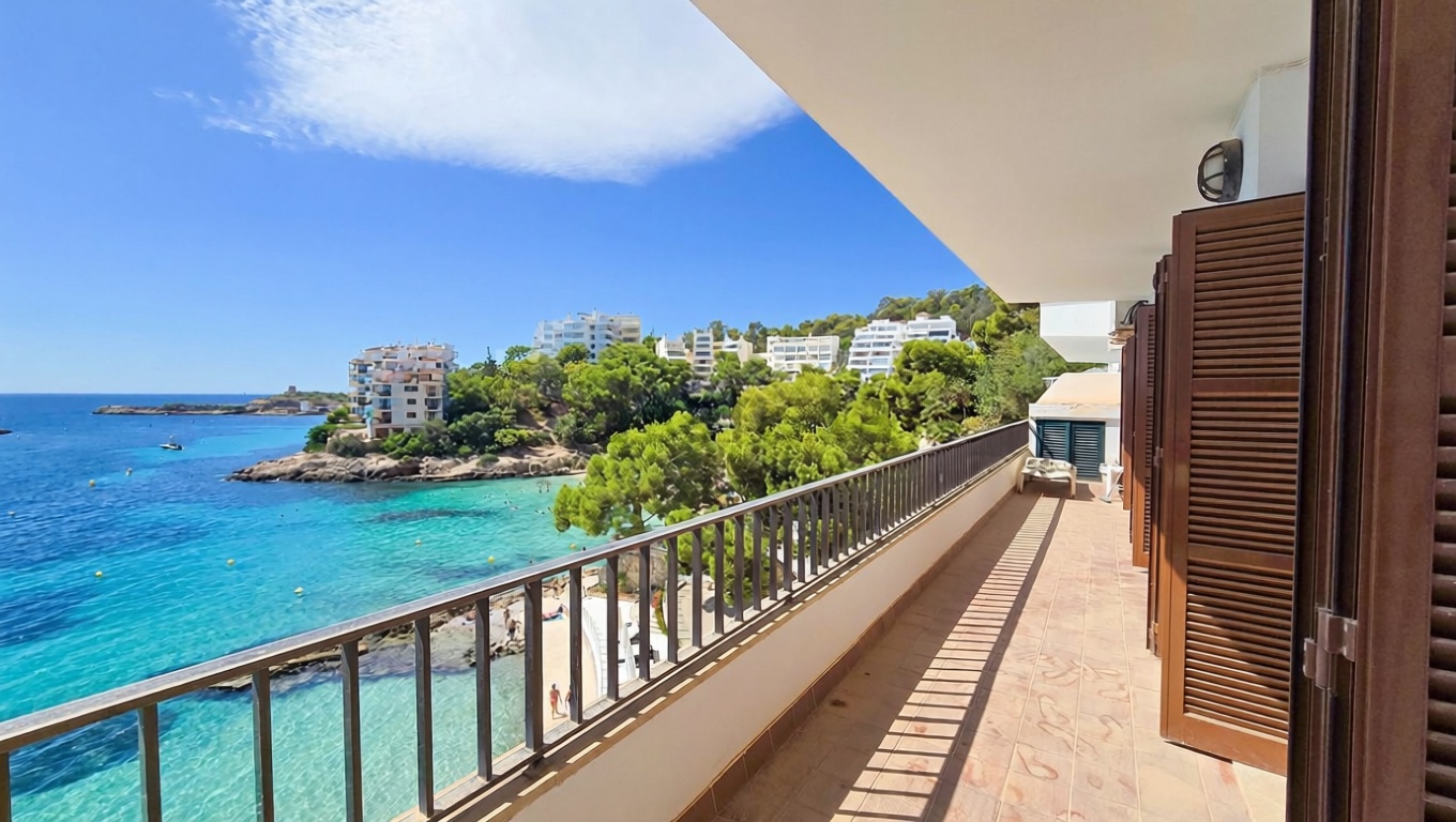 Piso en venta en primera línea de playa en Calvià