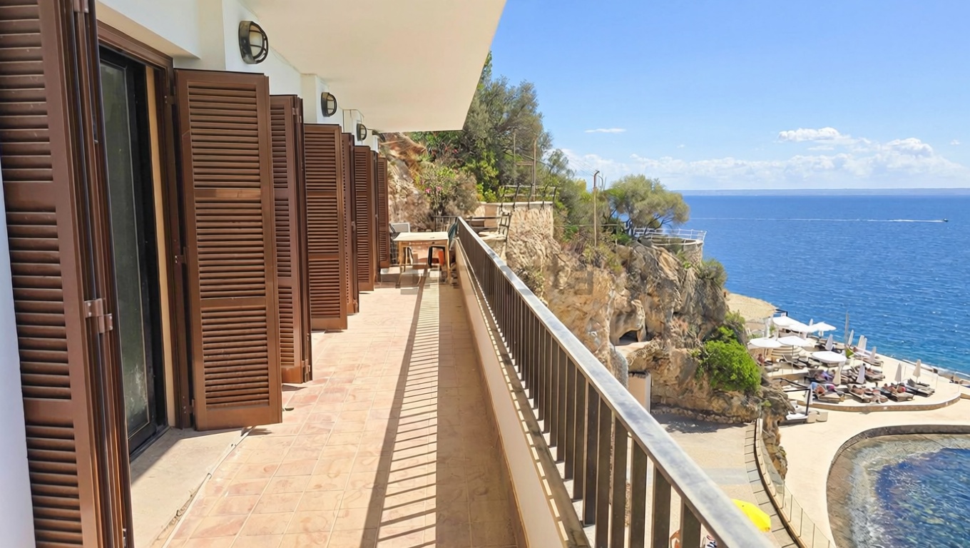 Piso en venta en primera línea de playa en Calvià — Terraza mar