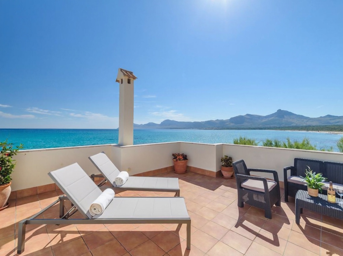 Ático en venta en primera línea de mar en Santa Margalida
