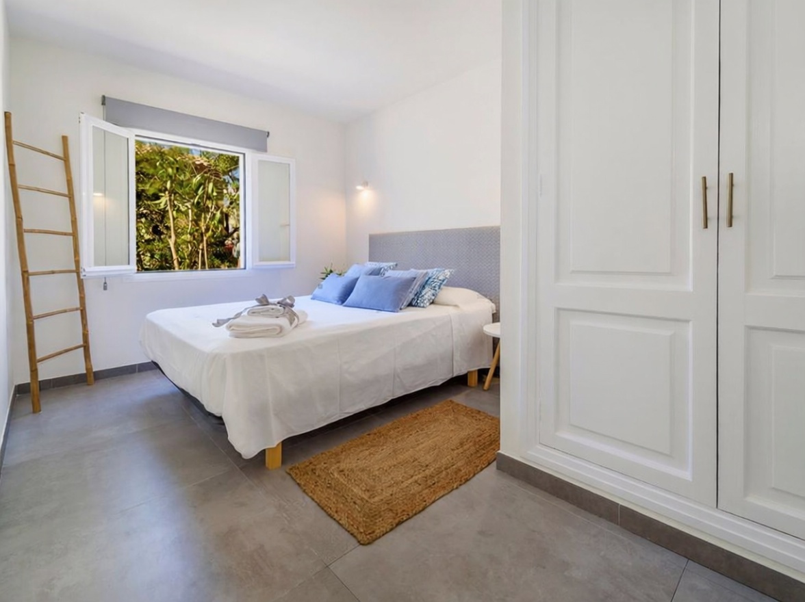 Ático en venta en primera línea de mar en Santa Margalida — Dormitorio