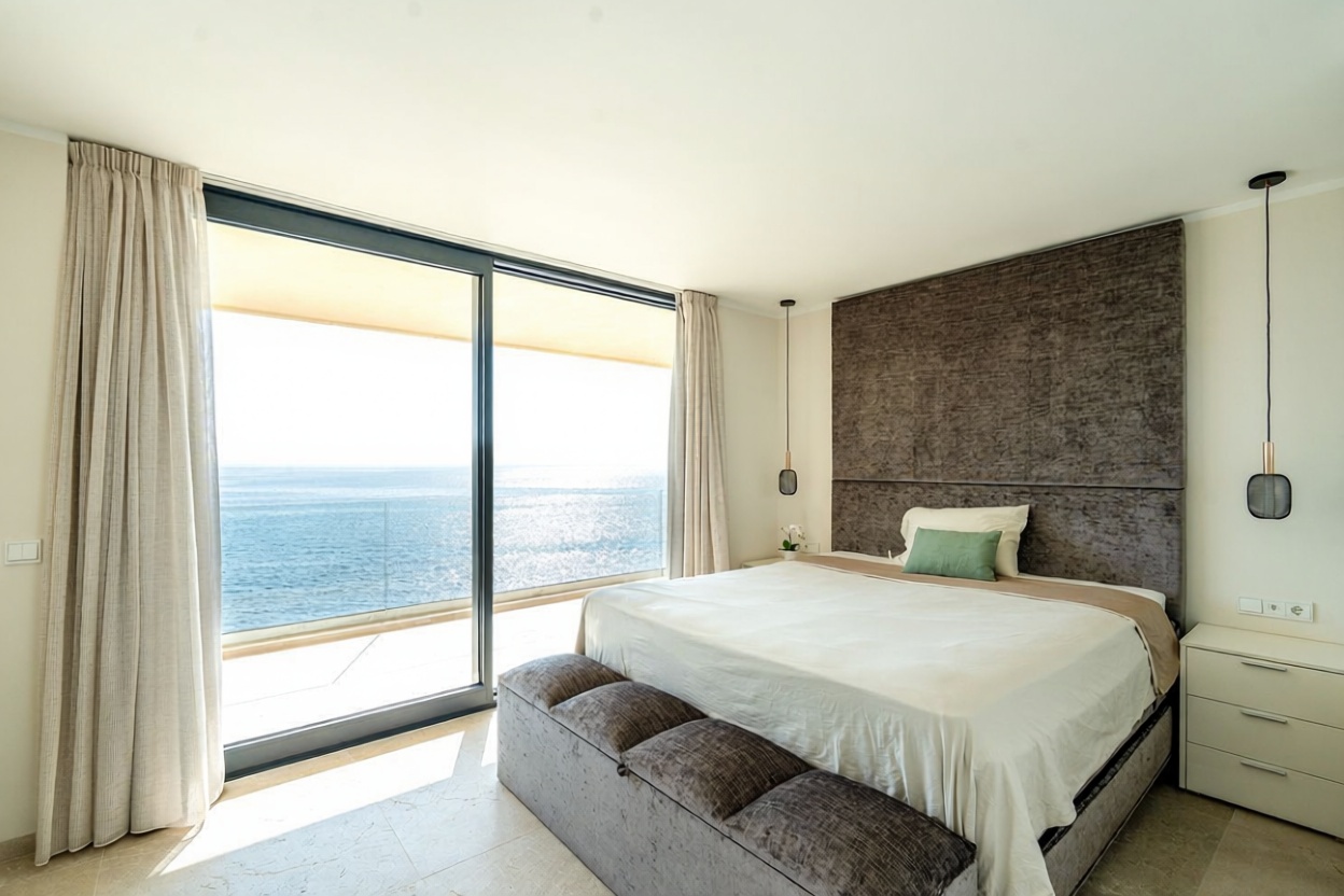 Ático à venda em primeira linha de mar em Calvià — Quarto