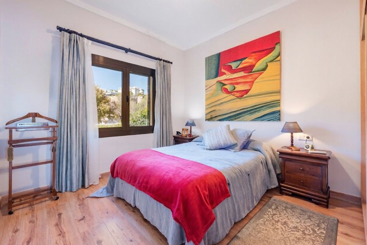 Ático en venta en primera línea de mar en Calvià — Dormitorio