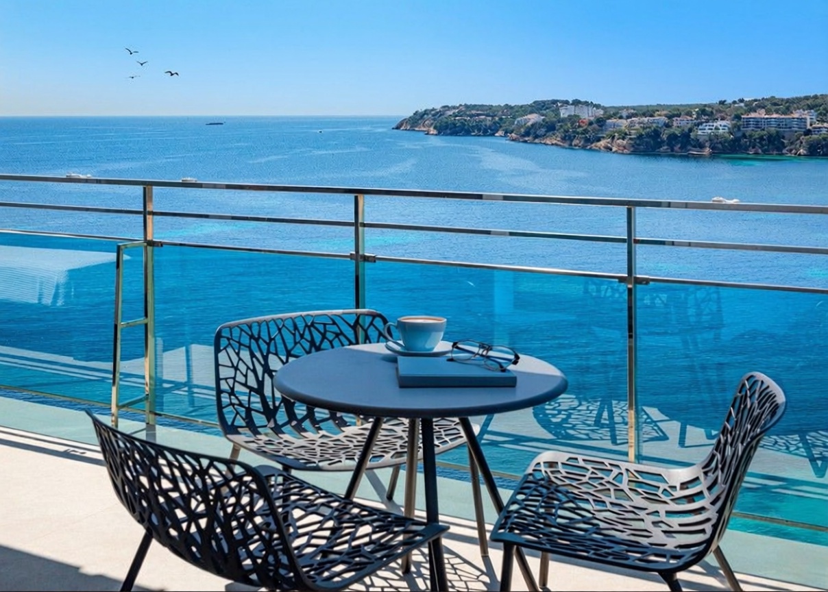 Piso en venta en primera línea de playa en Calvià