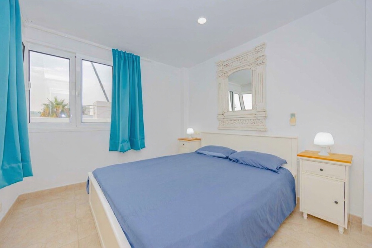 Ático en venta en primera línea de mar en Pollença — Dormitorio
