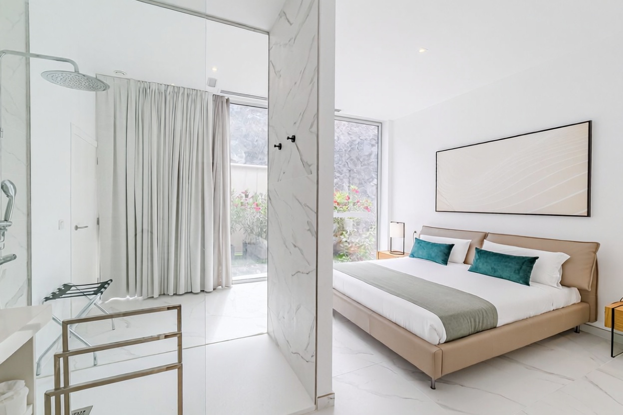 Ático en venta en primera línea de mar en Santiago del Teide — Dormitorio