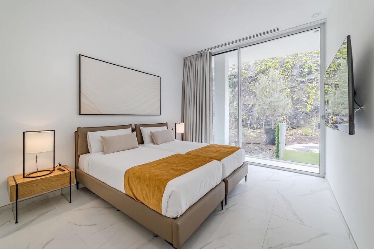 Ático en venta en primera línea de mar en Santiago del Teide — Dormitorio
