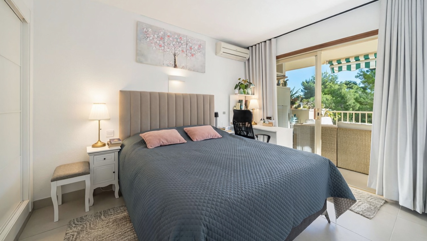Apartamento à venda pé na areia em Calvià — Quarto