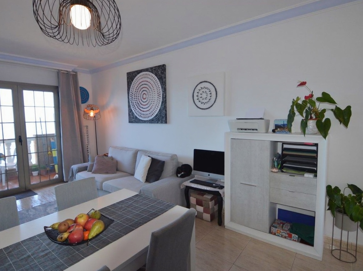 Flat for sale frontline beach in Arico — Living room