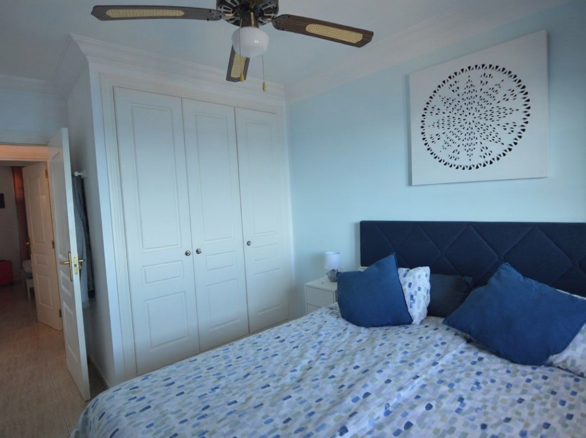 Flat for sale frontline beach in Arico — Bedroom