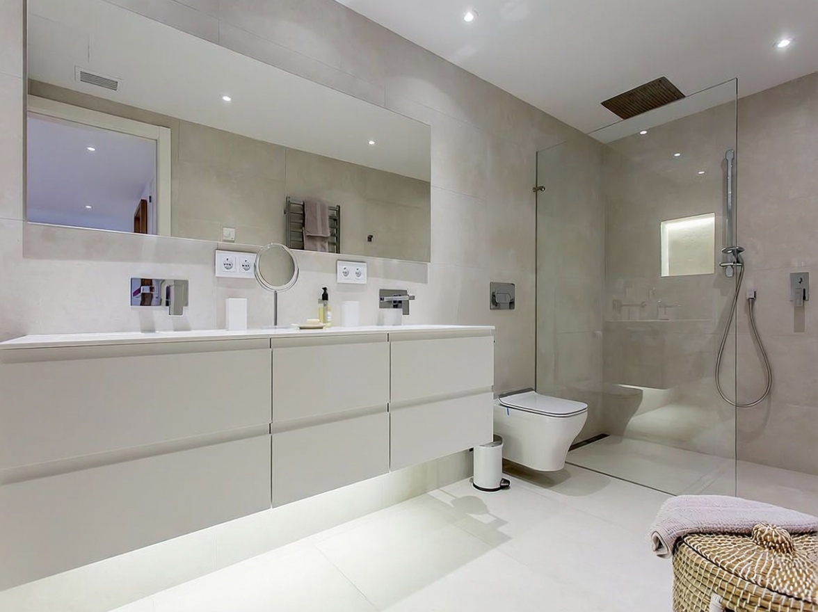 Apartamento à venda pé na areia em Calvià — Casa banho