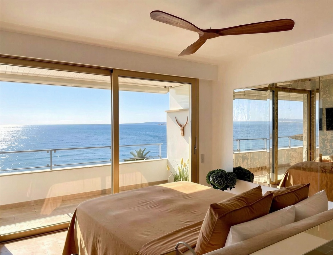 Piso en venta en primera línea de playa en Palma de Mallorca — Dormitorio