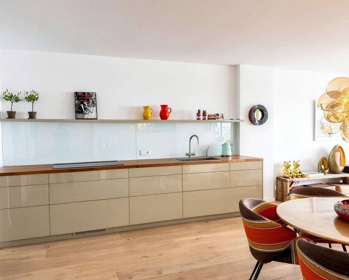 Piso en venta en primera línea de playa en Palma de Mallorca — Cocina