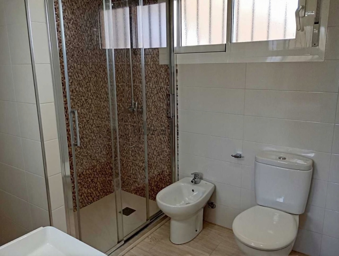 Wohnung zum Verkauf in direkter Strandlage in Pilar de la Horadada — Schlafzimmer