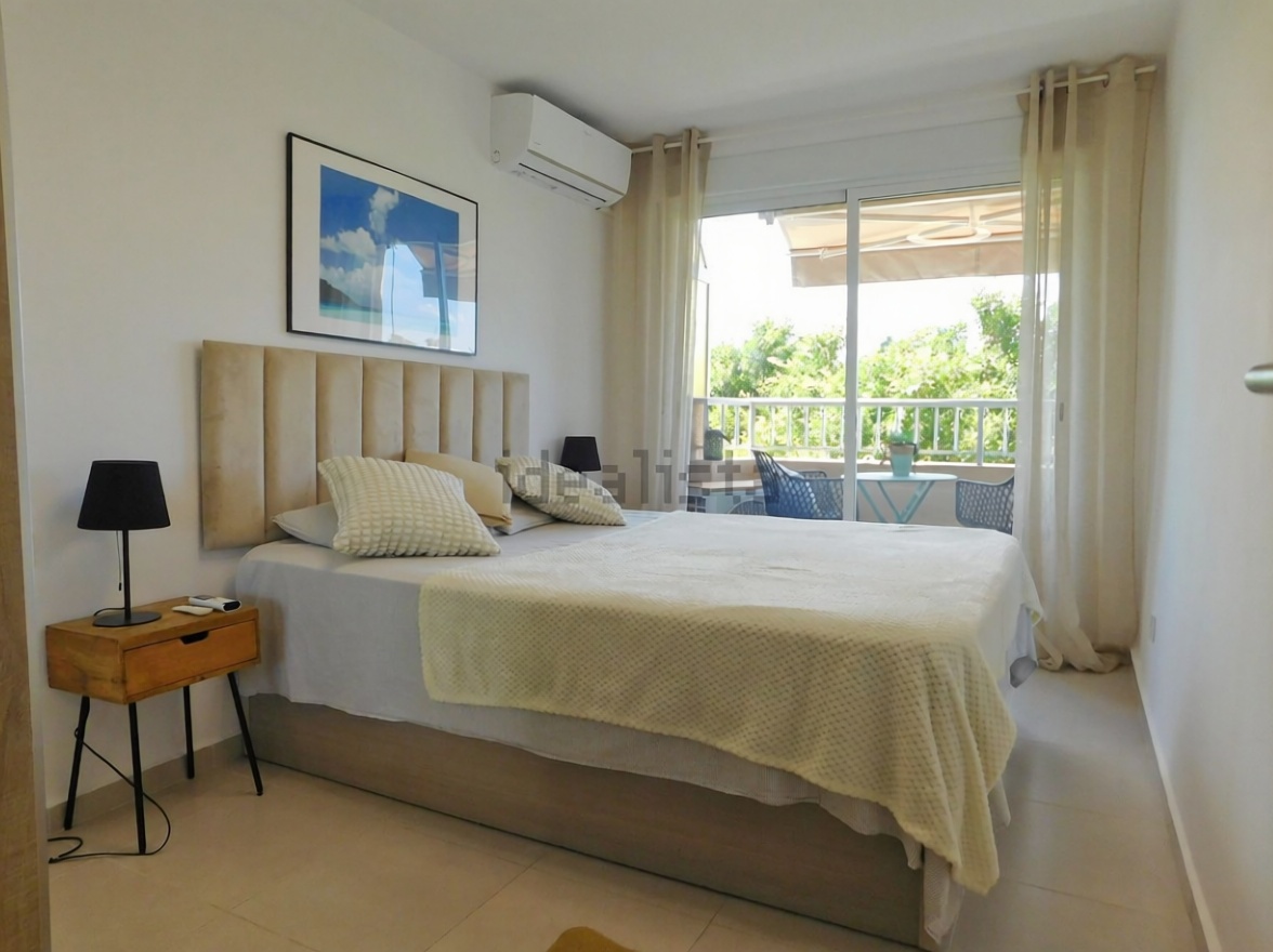 Wohnung zum Verkauf in direkter Strandlage in Torrevieja — Schlafzimmer