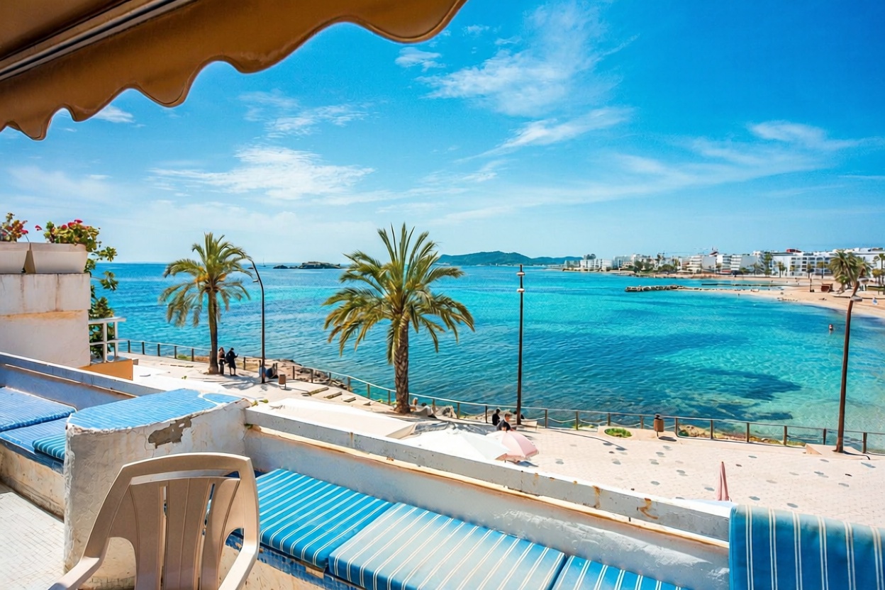 Piso en venta en primera línea de playa en Eivissa