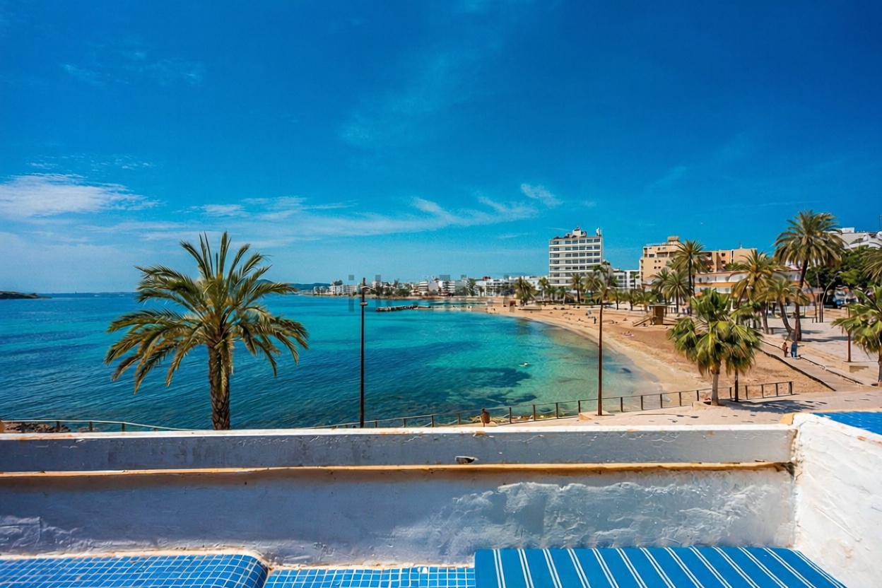 Appartement à vendre pieds dans l'eau à Eivissa — Vue mer