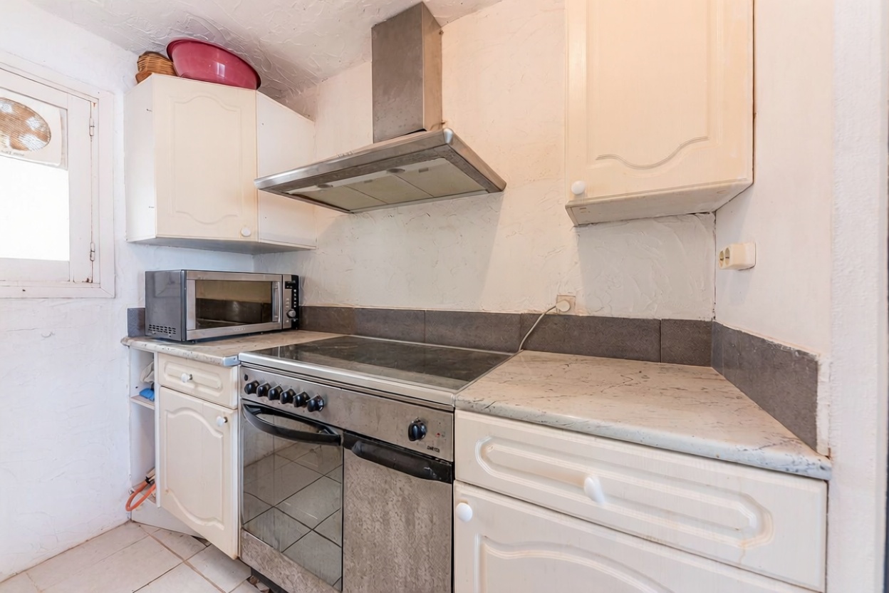 Beachfront flat in Eivissa — Kitchen