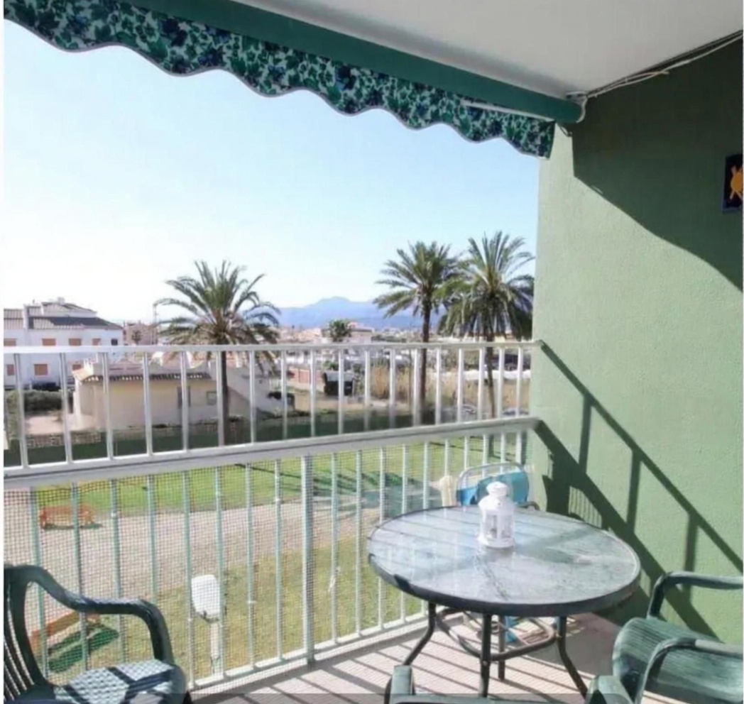 Flat for sale frontline beach in Cullera