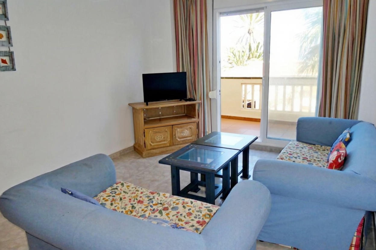Apartamento à venda pé na areia em Denia — Sala