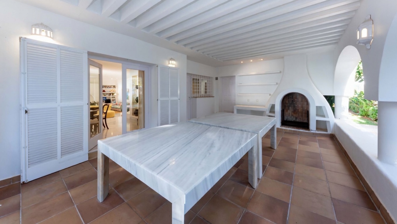 Chalet for sale with direct beach access in Santanyí — Bathroom