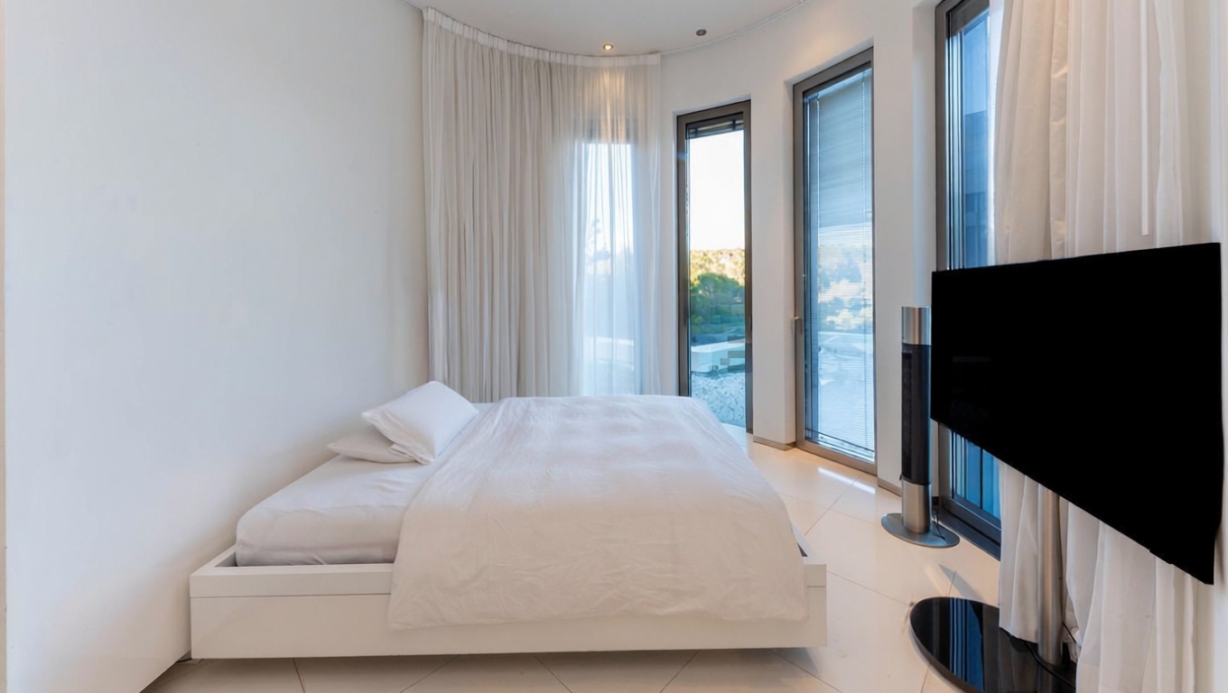 Chalet with direct beach access in Calvià — Bathroom