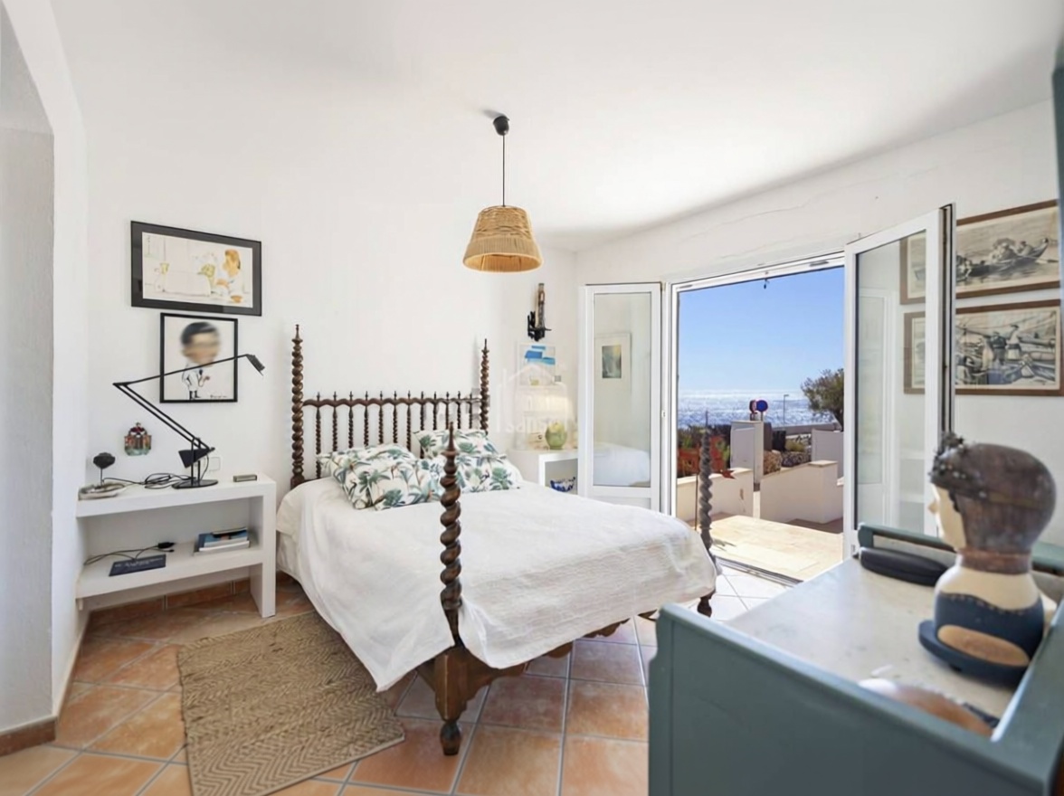 Chalet with direct beach access in Mallorca, Balears (Illes) — Bedroom