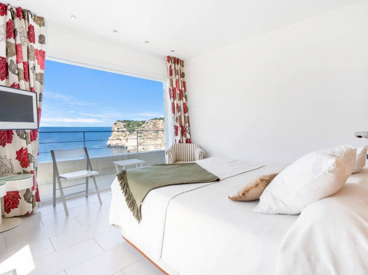 Chalet zum Verkauf mit direktem Strandzugang in Mallorca, Balears (Illes) — Schlafzimmer