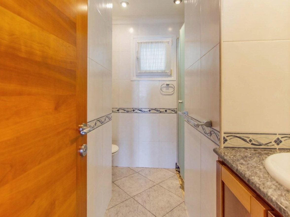 Chalet zum Verkauf mit direktem Strandzugang in Mallorca, Balears (Illes) — Bad