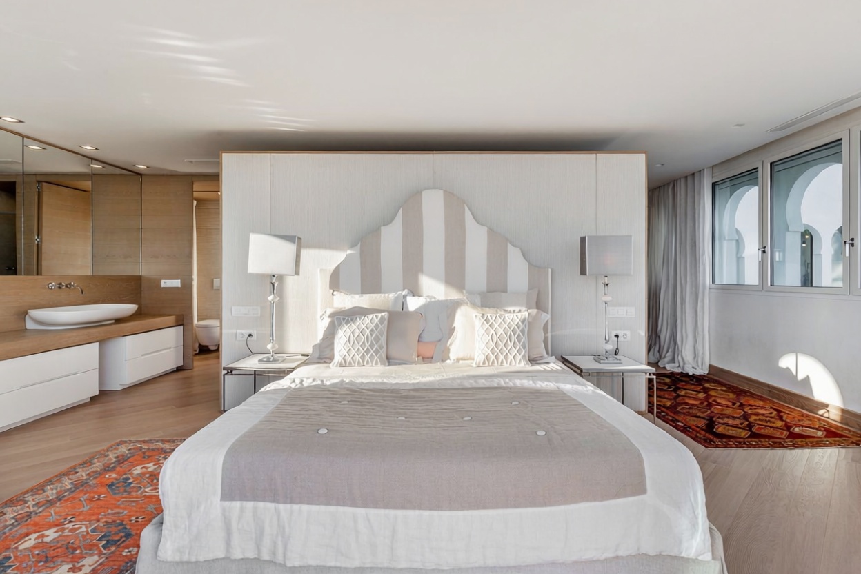 Seafront attic in Marbella — Bedroom