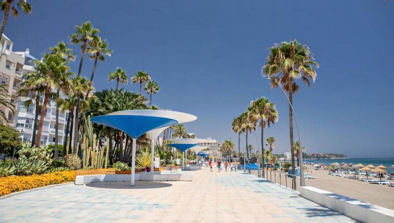 Appartement en attique en première ligne de mer à Estepona — Vue mer