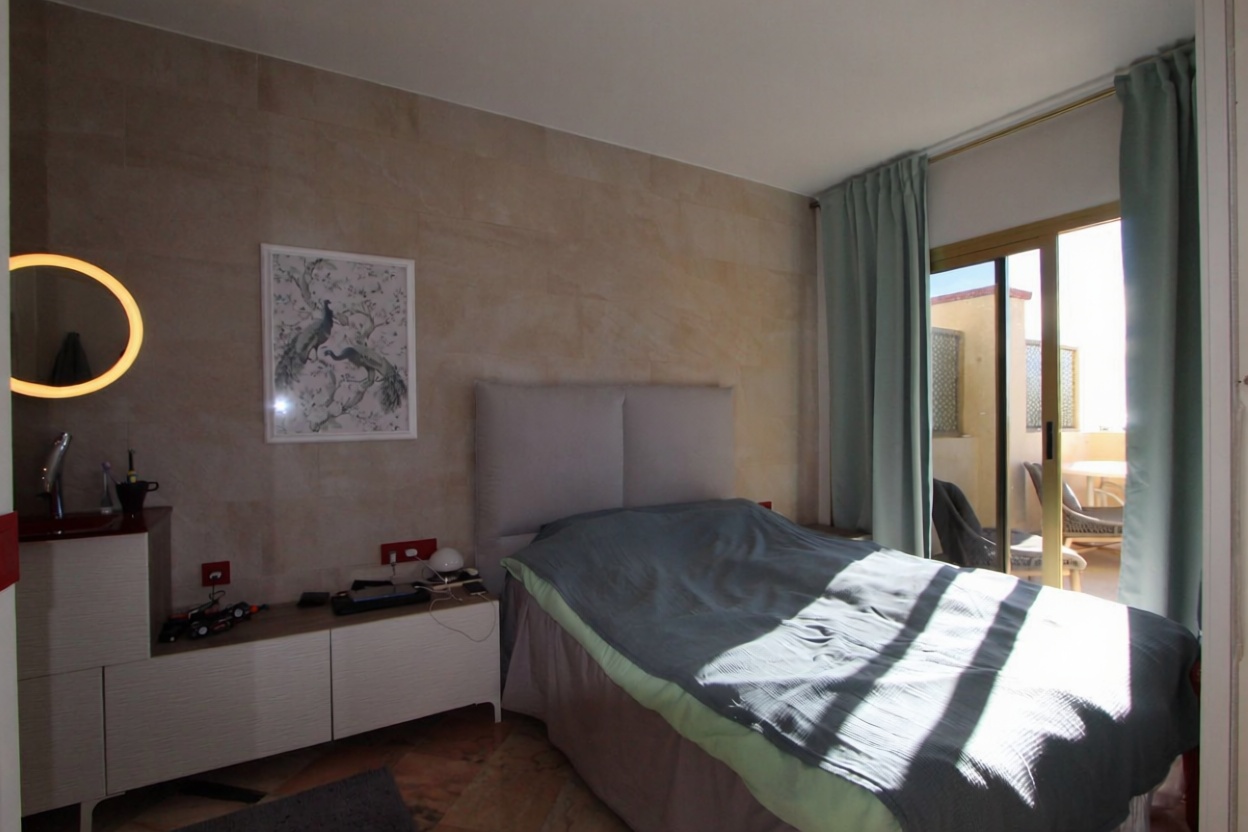 Ático en venta en primera línea de mar en Marbella — Dormitorio