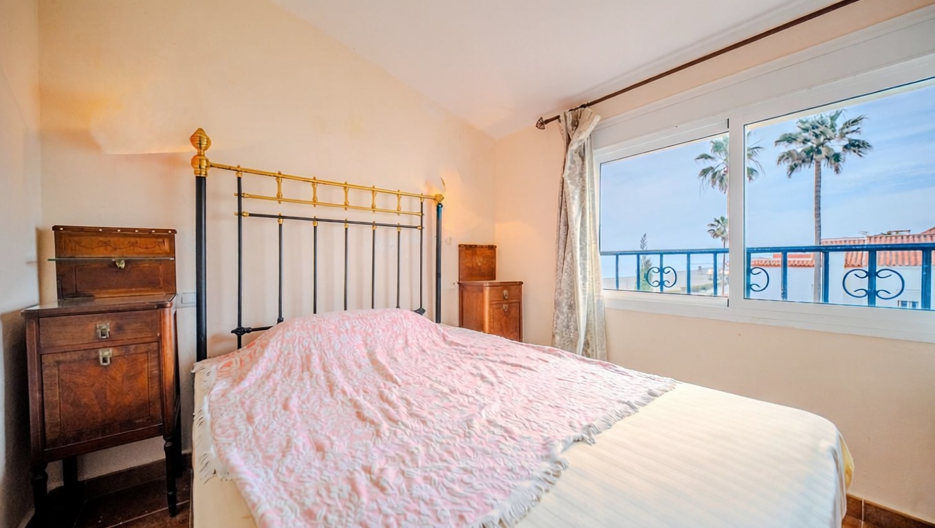 Chalet avec accès direct à la plage à Casares — Chambre