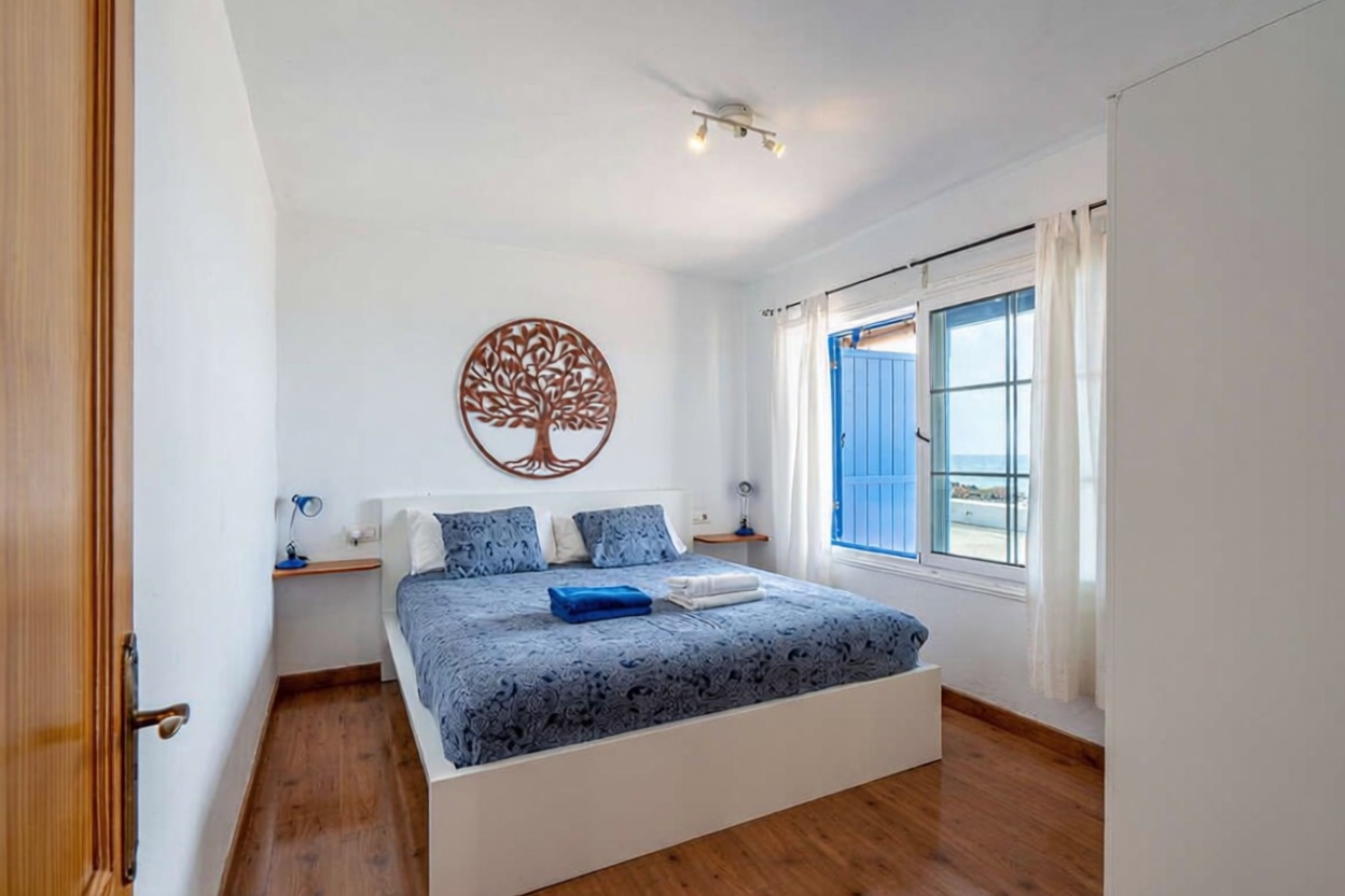 Piso en primera línea de playa en Lanzarote — Dormitorio
