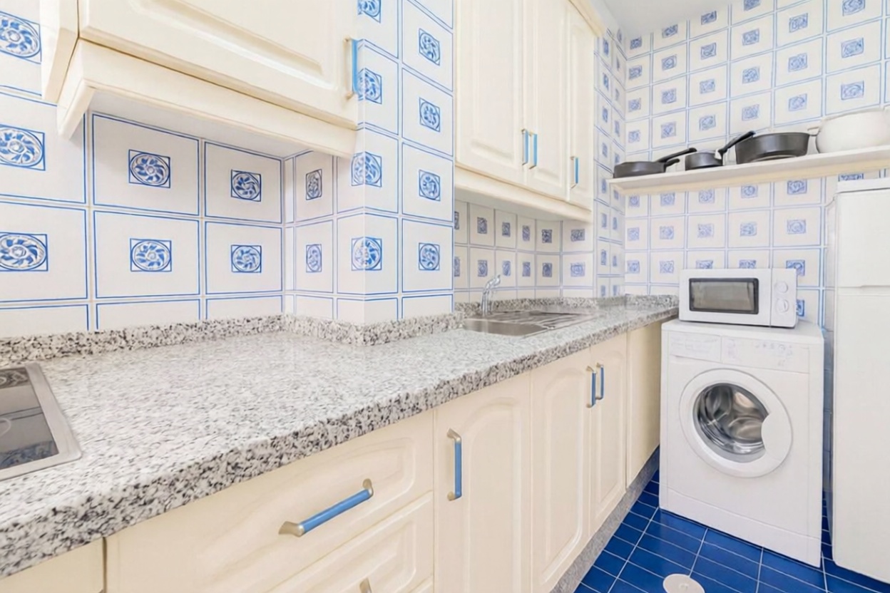 Apartamento à venda pé na areia em Marbella — Cozinha